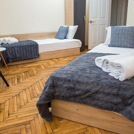 Apartment Zdravets, In The Heart Of The Old City เวลีคอเทอร์โนโว ภายนอก รูปภาพ
