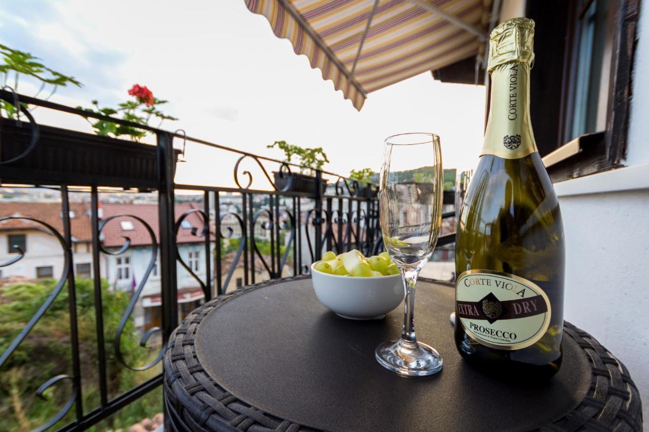 Apartment Zdravets, In The Heart Of The Old City เวลีคอเทอร์โนโว ภายนอก รูปภาพ