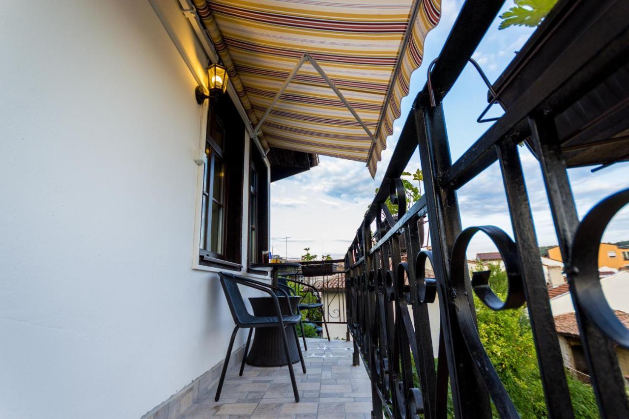 Apartment Zdravets, In The Heart Of The Old City เวลีคอเทอร์โนโว ภายนอก รูปภาพ