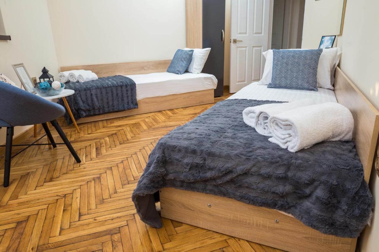 Apartment Zdravets, In The Heart Of The Old City เวลีคอเทอร์โนโว ภายนอก รูปภาพ