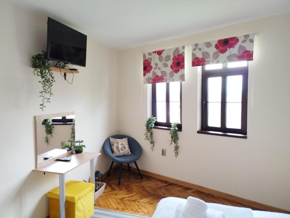 Apartment Zdravets, In The Heart Of The Old City เวลีคอเทอร์โนโว ภายนอก รูปภาพ